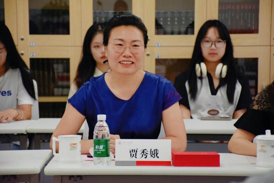 英国上市公司365教育基金会副秘书长贾秀娥发言